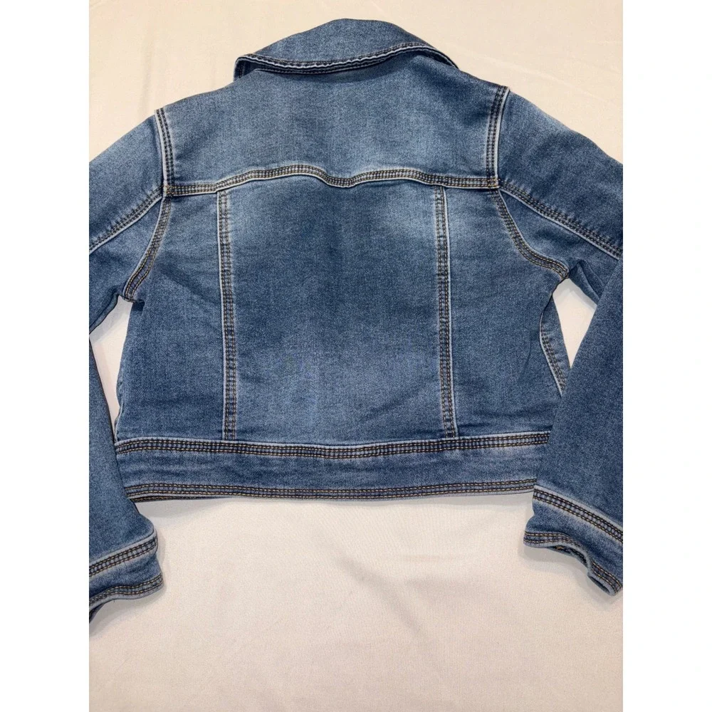 Cat & Jack Kids Medium Wash Denim Trucker Jacket Size M 8 Blue Stretch Jean Coat
